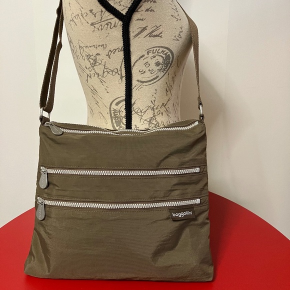 Baggallini Large Zipper 4-Zip Crossbody Travel Bag in Portabello - Picture 1 of 6
